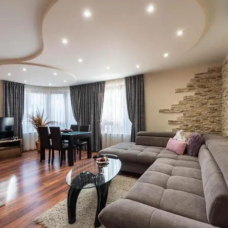 Aventurine Apartment *